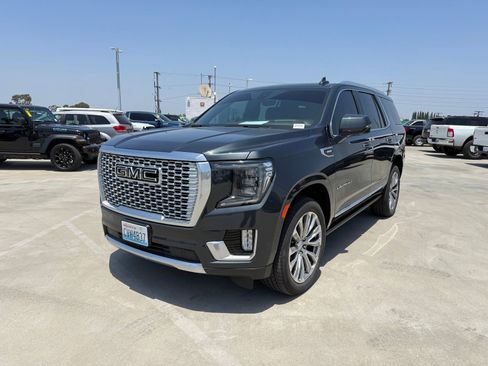 Used 2022 GMC Yukon Denali w/ Denali Premium Package AWD/4WD image 1