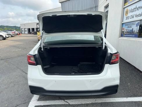 Used 2022 Subaru Legacy Limited AWD/4WD image 32