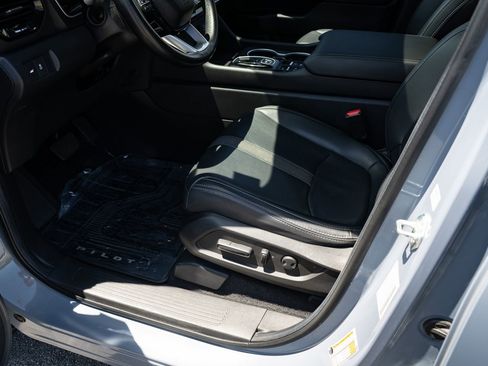 Used 2024 Honda Pilot Touring image 18