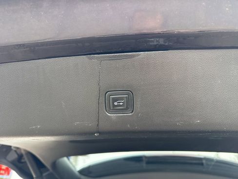 Certified 2018 Chevrolet Traverse Premier image 47