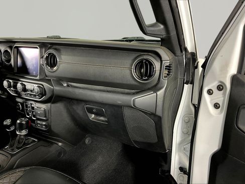 Used 2021 Jeep Wrangler Unlimited Sahara AWD/4WD image 26