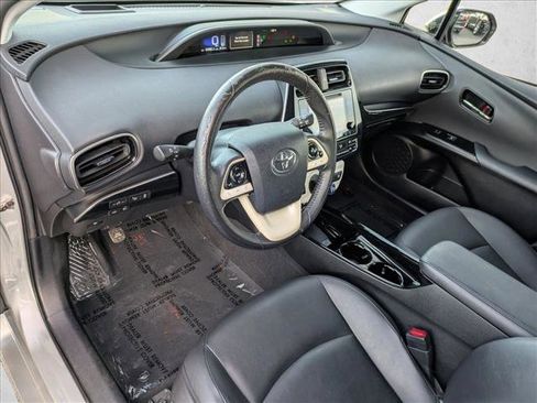 Used 2017 Toyota Prius Four image 10