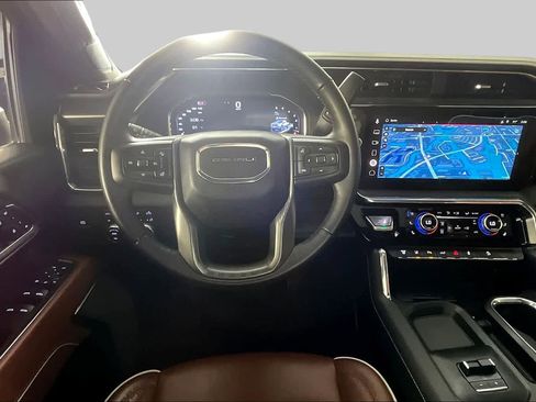 Certified 2025 GMC Sierra 3500 Denali Ultimate AWD/4WD image 6