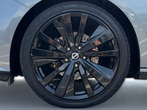 Used 2020 Nissan Altima 2.5 SR FWD image 12