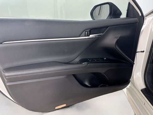 Used 2020 Toyota Camry XSE FWD image 15