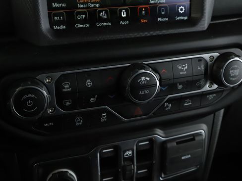 Used 2022 Jeep Gladiator Overland image 14