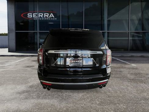 Used 2024 Chevrolet Suburban High Country w/ Premium Package image 3