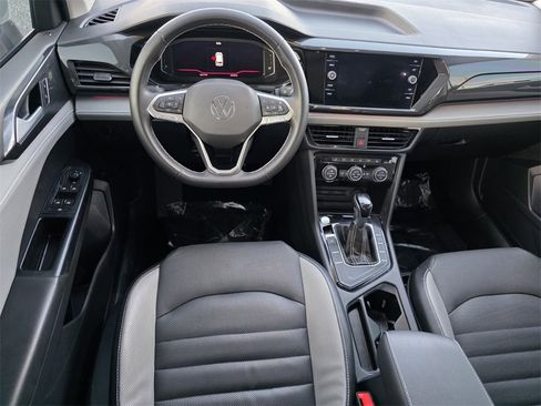 Used 2022 Volkswagen Taos SEL w/ Panoramic Sunroof Package image 12