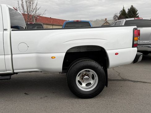 Used 2002 Chevrolet Silverado 3500 LS w/ Electrical Convenience Pkg image 38