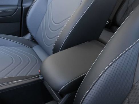 New 2026 Volkswagen Tiguan SE AWD/4WD image 18