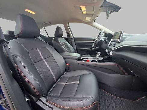 Used 2024 Nissan Altima 2.5 SR image 10