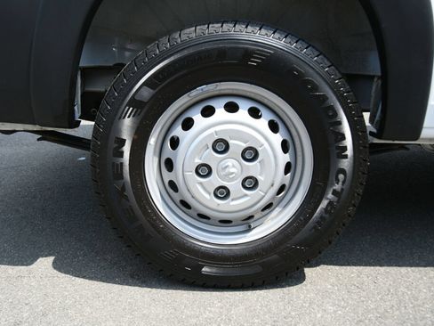 Used 2024 RAM ProMaster 2500 w/ Convenience Group FWD image 24