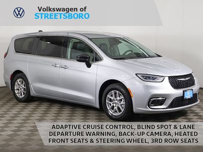 Used 2024 Chrysler Pacifica Touring-L