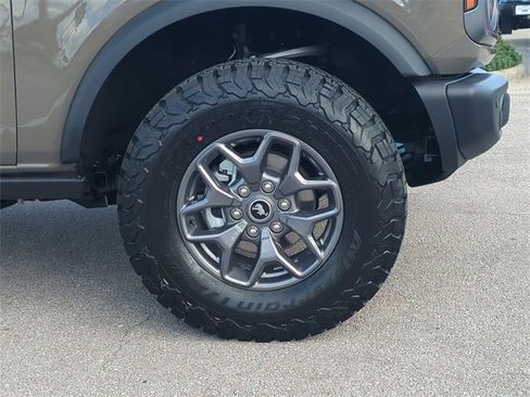 New 2025 Ford Bronco Badlands image 11