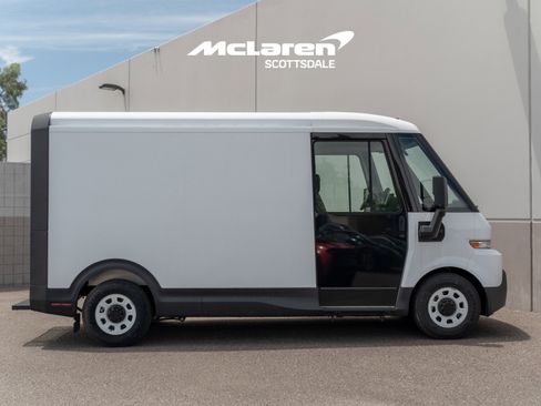 Used 2024 Chevrolet Brightdrop 400 w/ Commercial Equipment Package AWD/4WD image 8
