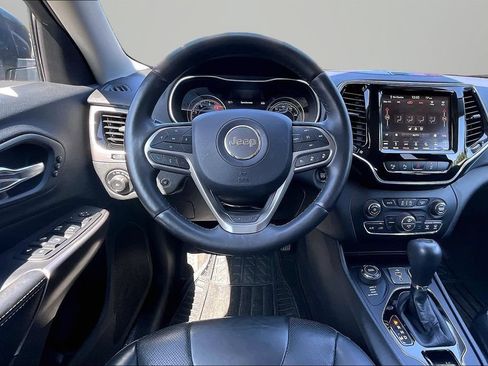 Used 2019 Jeep Cherokee Limited w/ Luxury Group AWD/4WD image 8