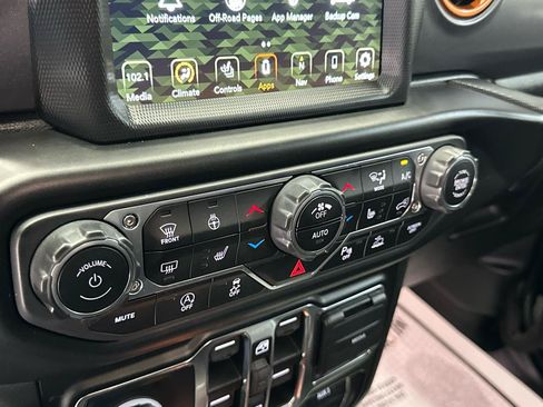 Used 2022 Jeep Gladiator Mojave w/ LED Lighting Group AWD/4WD image 27