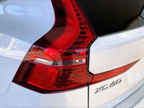 Used 2023 Volvo XC60 B6 Ultimate image 28