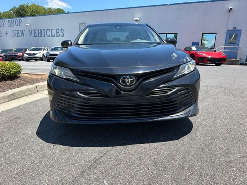 Used 2018 Toyota Camry LE FWD image 20