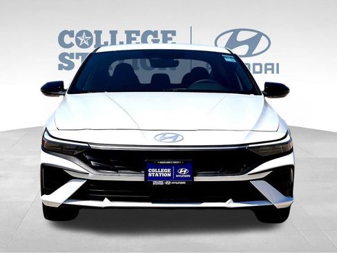 Used 2025 Hyundai Elantra Sport w/ Cargo Package FWD image 10