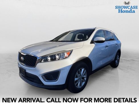 Used 2016 Kia Sorento LX FWD image 2