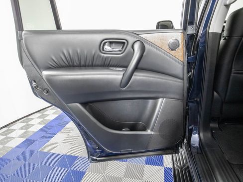 Used 2024 Nissan Armada SL image 16