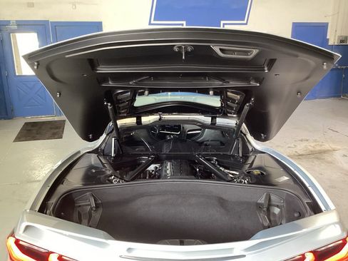 Used 2021 Chevrolet Corvette Stingray Coupe w/ Z51 Performance Package RWD image 18