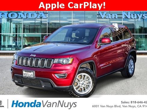 Used 2019 Jeep Grand Cherokee Laredo image 1