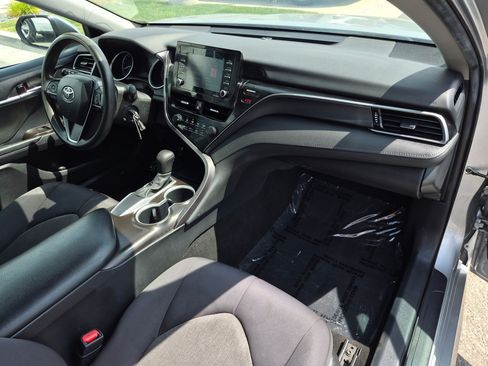 Used 2021 Toyota Camry LE FWD image 32