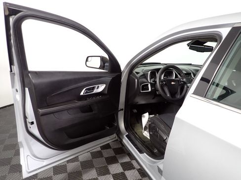 Used 2014 Chevrolet Equinox LS FWD image 17
