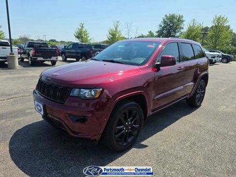 Used 2022 Jeep Grand Cherokee Laredo X AWD/4WD image 1