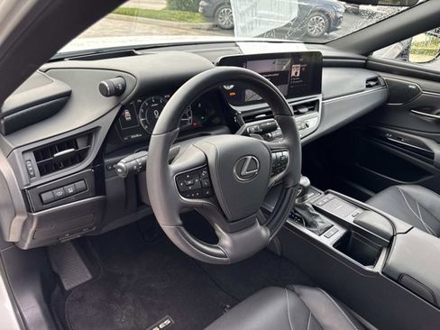Used 2022 Lexus ES 350 Ultra Luxury image 15
