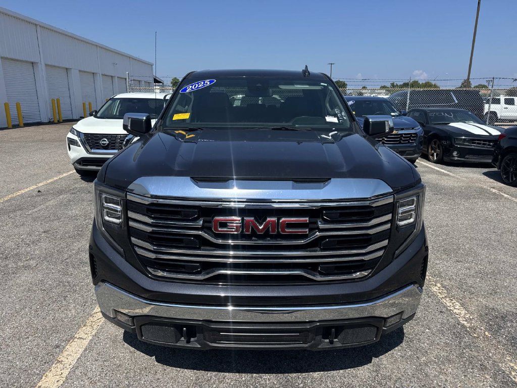 Used 2025 GMC Sierra 1500 SLT RWD image 3