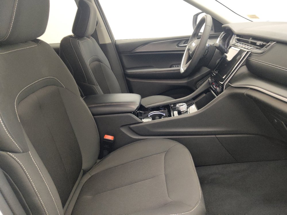 Used 2023 Jeep Grand Cherokee L Laredo RWD image 21