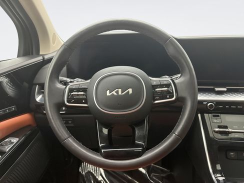 Used 2024 Kia Carnival SX Prestige FWD image 12