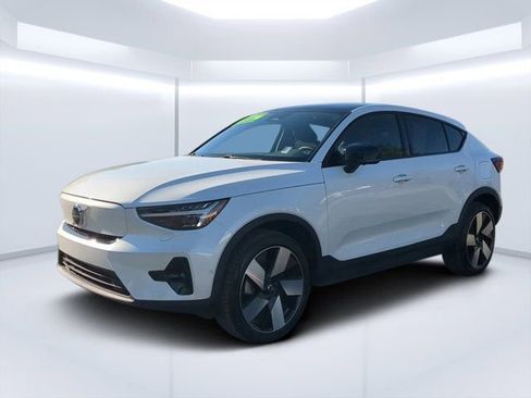 Used 2023 Volvo C40 P8 Recharge Ultimate w/ Protection Package Premier image 7