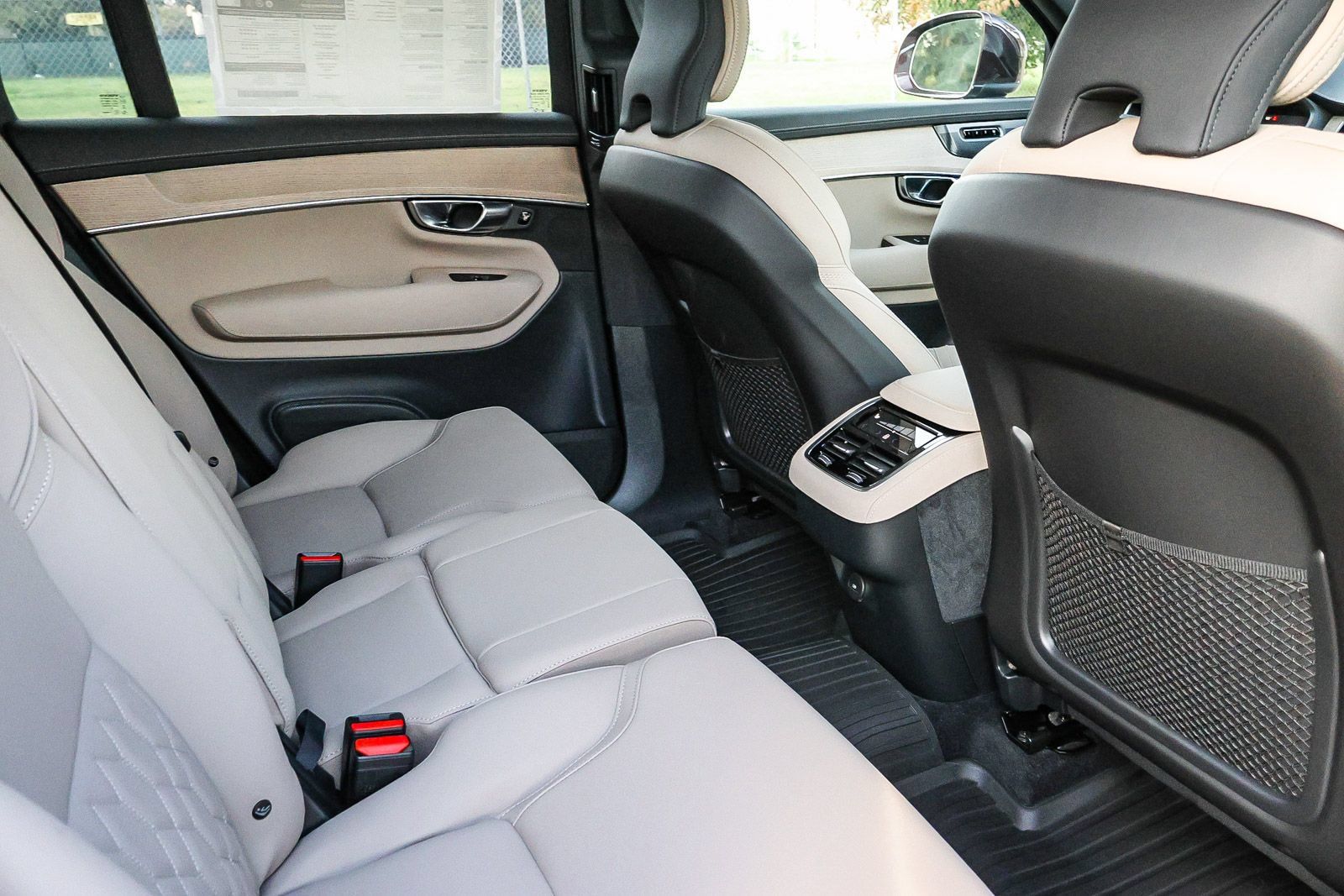 Used 2026 Volvo XC90 B5 Plus w/ Protection Package AWD/4WD image 19