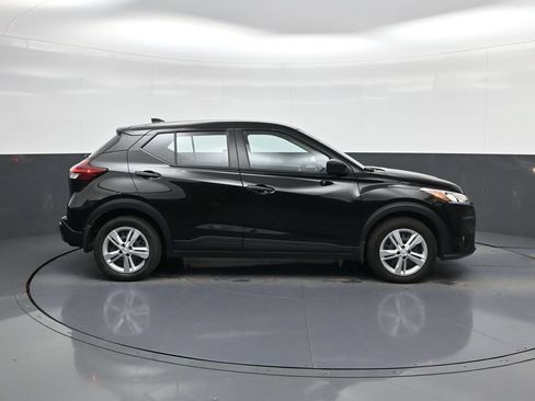 Certified 2025 Nissan Kicks Play S FWD image 11
