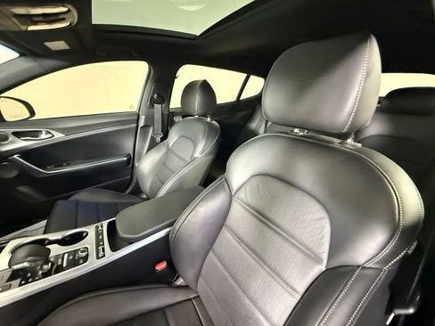 Used 2018 Kia Stinger GT2 AWD/4WD image 16