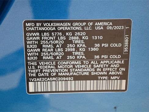 Certified 2024 Volkswagen Atlas Cross Sport SEL R-Line image 28