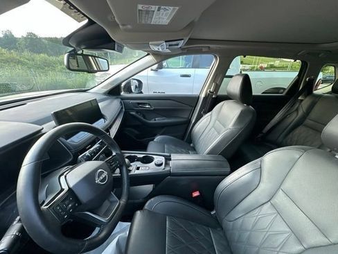 Used 2025 Nissan Rogue Platinum w/ Platinum Premium Package AWD/4WD image 17