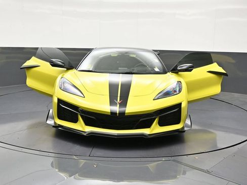 Used 2023 Chevrolet Corvette Z06 RWD image 37