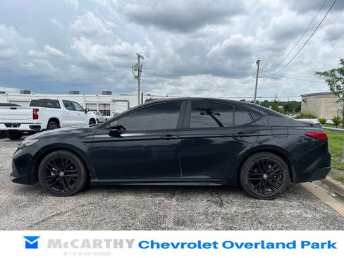 Used 2025 Toyota Camry SE FWD image 6