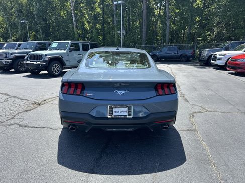 Used 2024 Ford Mustang Coupe RWD image 8
