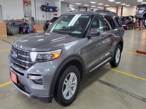 Certified 2023 Ford Explorer XLT w/ Equipment Group 202A AWD/4WD image 1