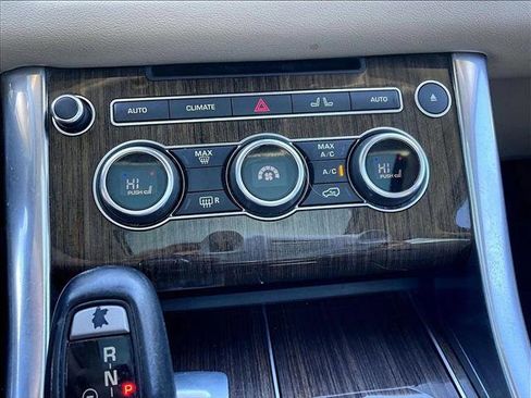 Used 2016 Land Rover Range Rover Sport HSE image 24