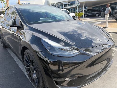 Used 2023 Tesla Model Y Performance AWD/4WD image 1
