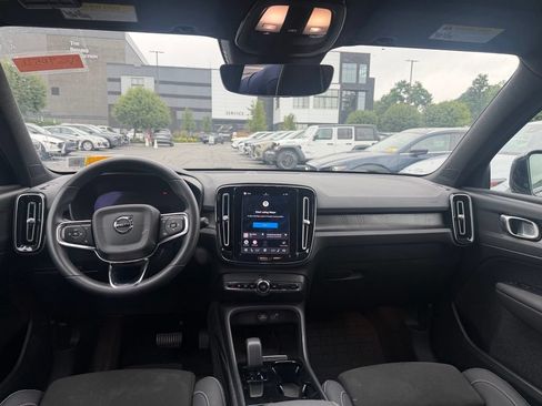 Used 2023 Volvo XC40 Recharge Plus w/ Protection Package Premier AWD/4WD image 5