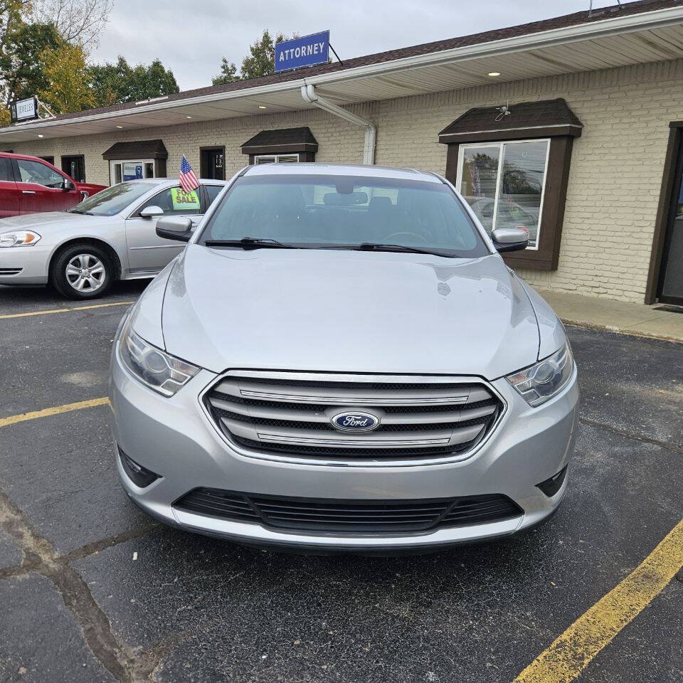 Used 2015 Ford Taurus SEL w/ Equipment Group 201A FWD image 9