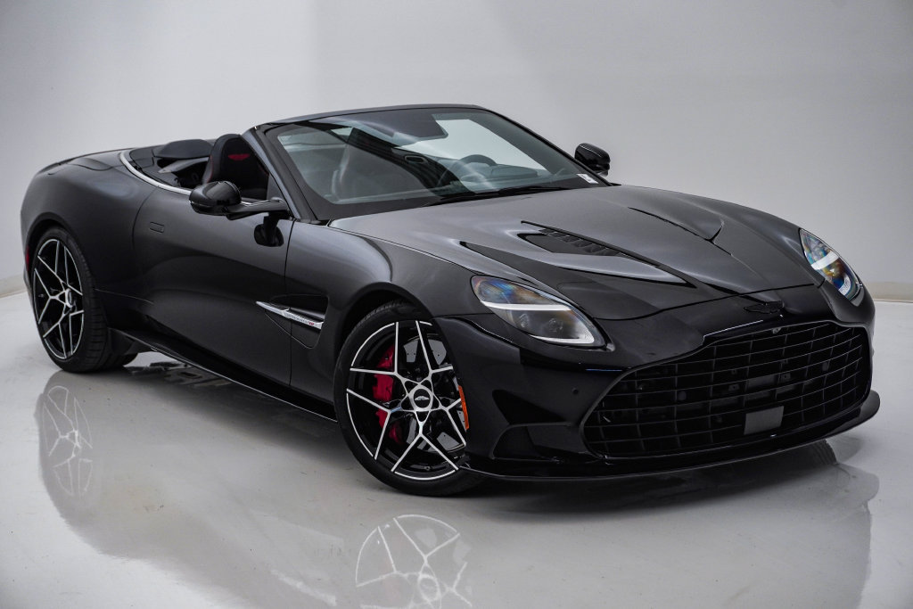 Used 2026 Aston Martin Vanquish Convertible RWD image 3